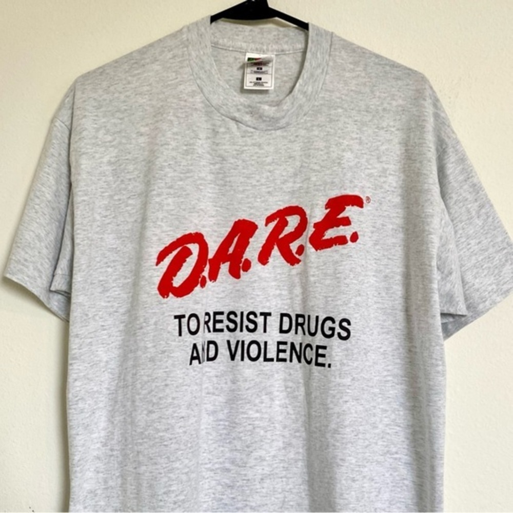 Vintage DARE T Shirt Graphic Print 90’s Tee Gray Oversized Size Large - Picture 3 of 6